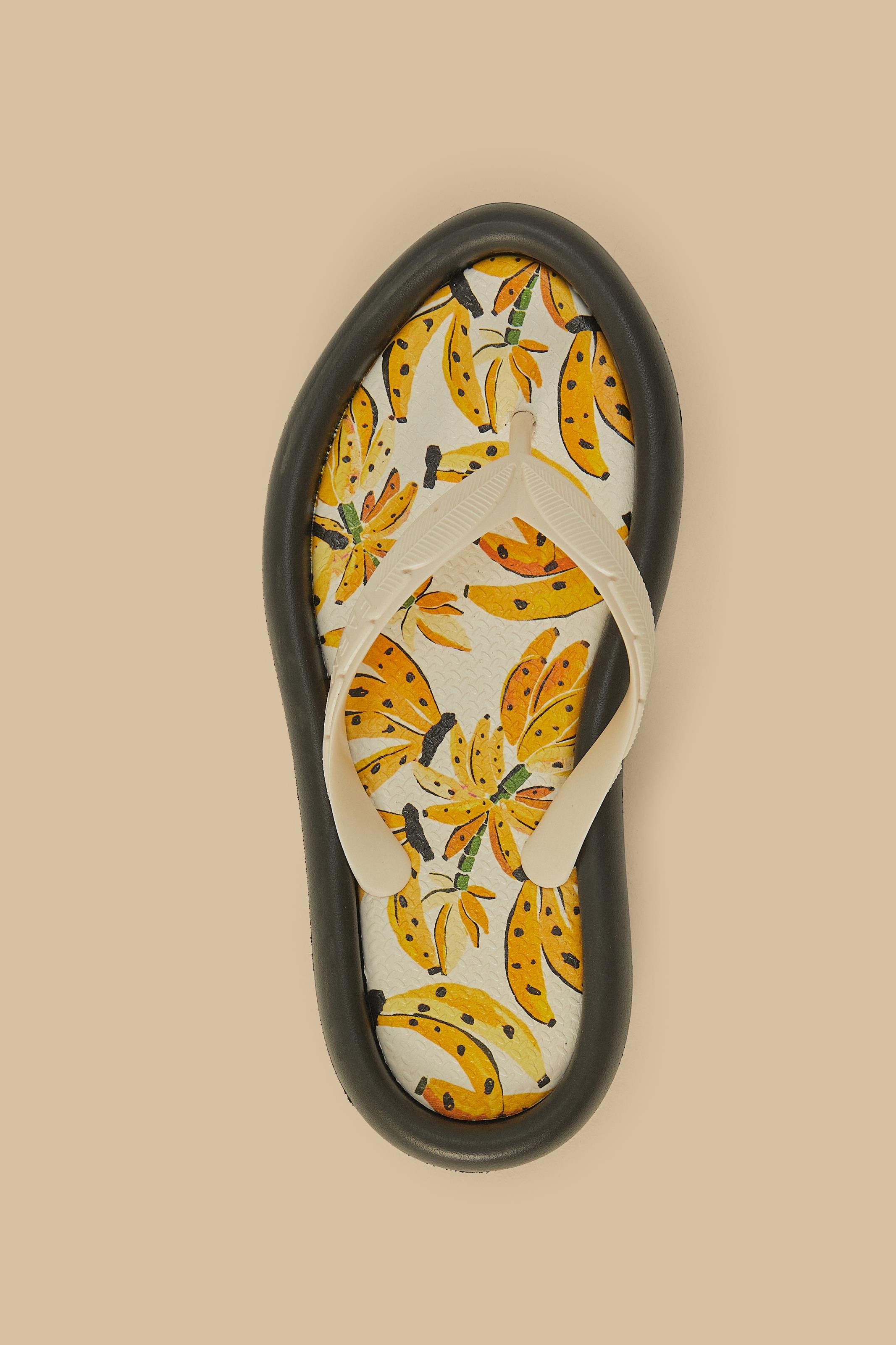 FARM*新シューズライン**Ape**Chinelo Canoa floral pietra Chinelo Canoa estampa delicadeza - farm apé - ELMÊ